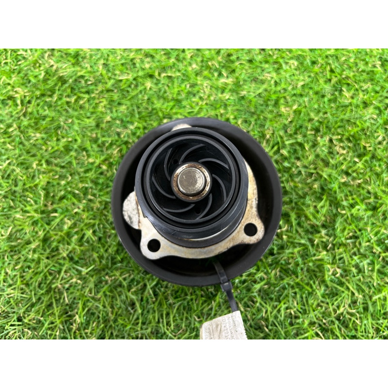 Помпа (система охлаждения) Volkswagen Passat B7 2013 2.5 07k121029