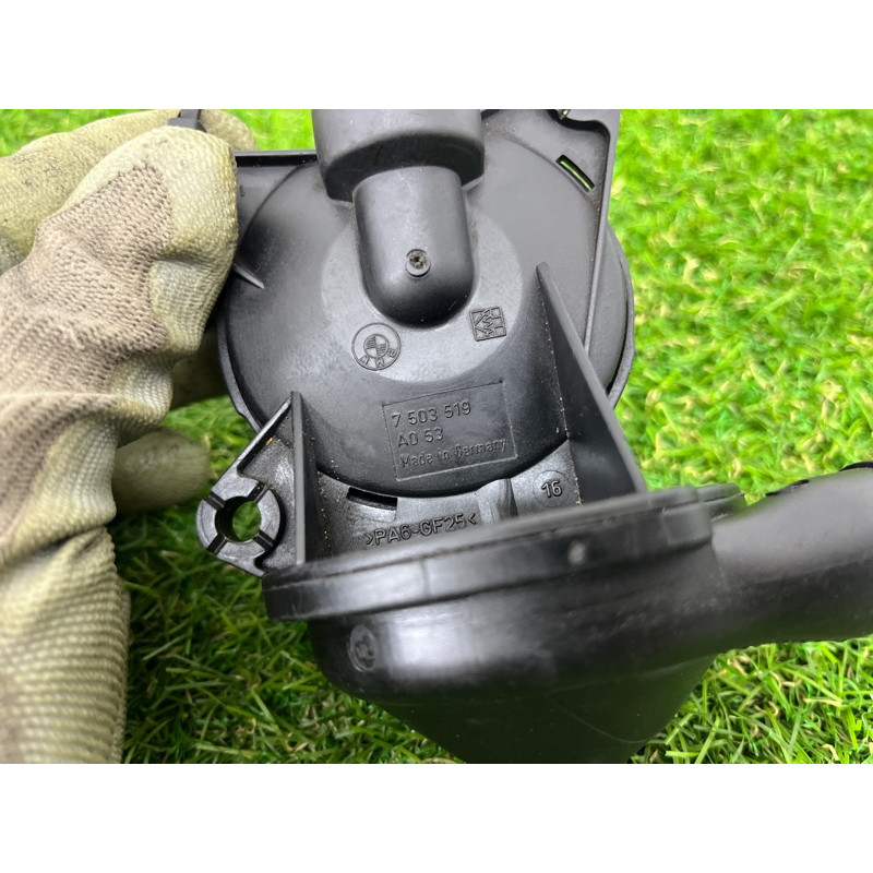 Клапан вентиляции картерных газов (двигатель и элементы) BMW 3-series E90 2006 N46B20 7503519