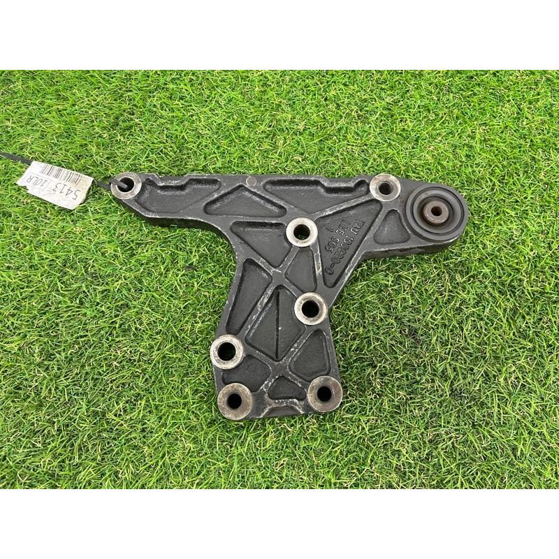 Кронштейн редуктора (трансмиссия) Land Rover Freelander L314 1.8B tau1002200