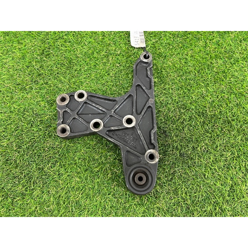 Кронштейн редуктора (трансмиссия) Land Rover Freelander L314 1.8B tau1002200