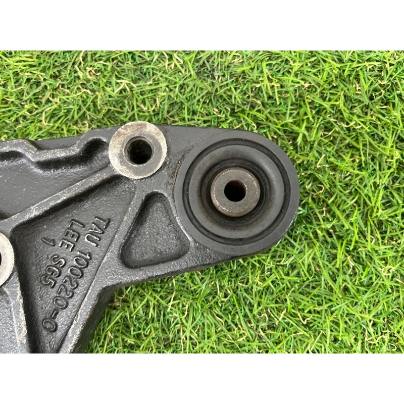 Кронштейн редуктора (трансмиссия) Land Rover Freelander L314 1.8B tau1002200