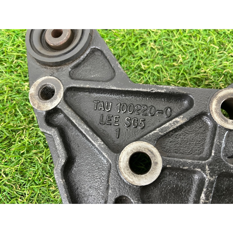 Кронштейн редуктора (трансмиссия) Land Rover Freelander L314 1.8B tau1002200