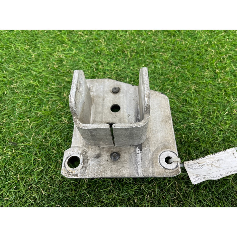 Кронштейн усилителя бампера (стекла и зеркала) Renault Megane 2 2004 1.9 DCI 8200010164