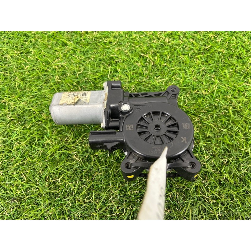 Мотор стеклоподъемника (электрика) Chevrolet Malibu 9 84198850