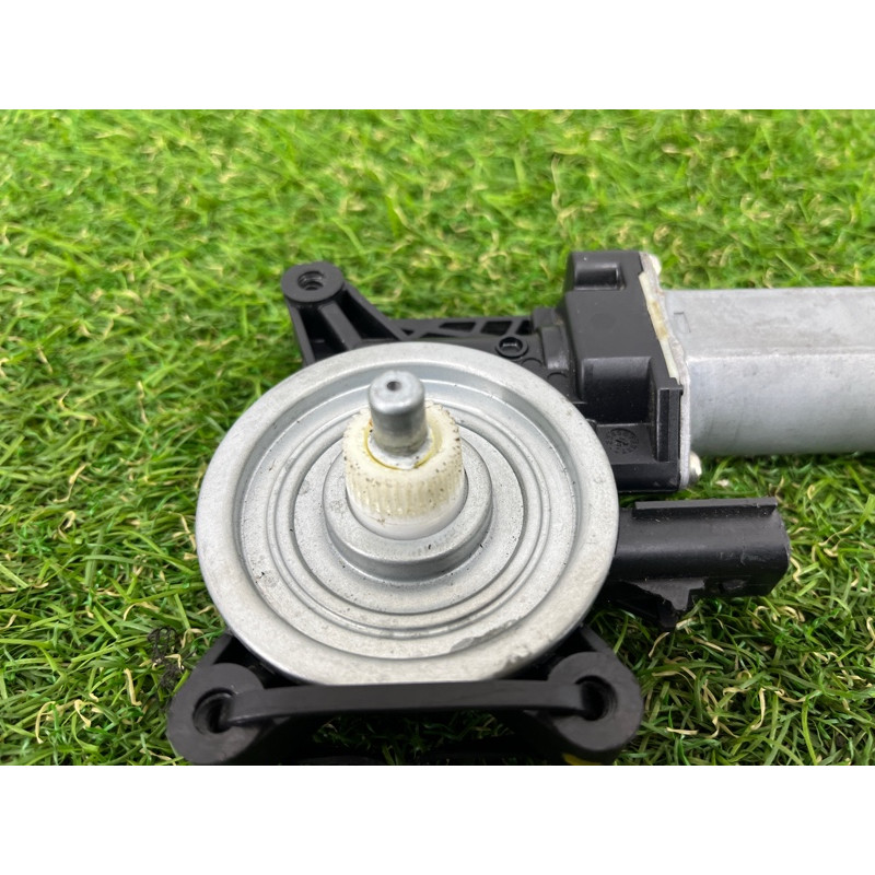 Мотор стеклоподъемника (электрика) Chevrolet Malibu 9 84198850