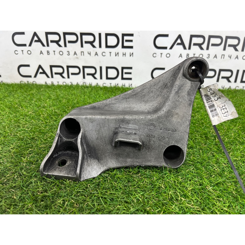 Кронштейн подушки двигателя (кронштейны двигателя) BMW 5-series E39 2001 M57d30 22 11 6 750 441