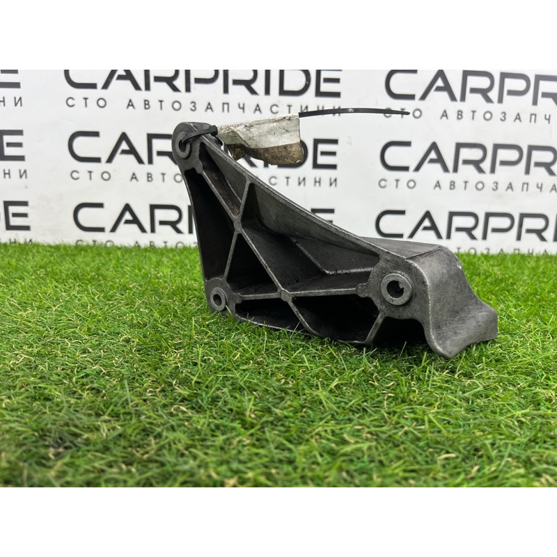 Кронштейн подушки двигателя (кронштейны двигателя) BMW 5-series E39 2001 M57d30 22 11 6 750 441