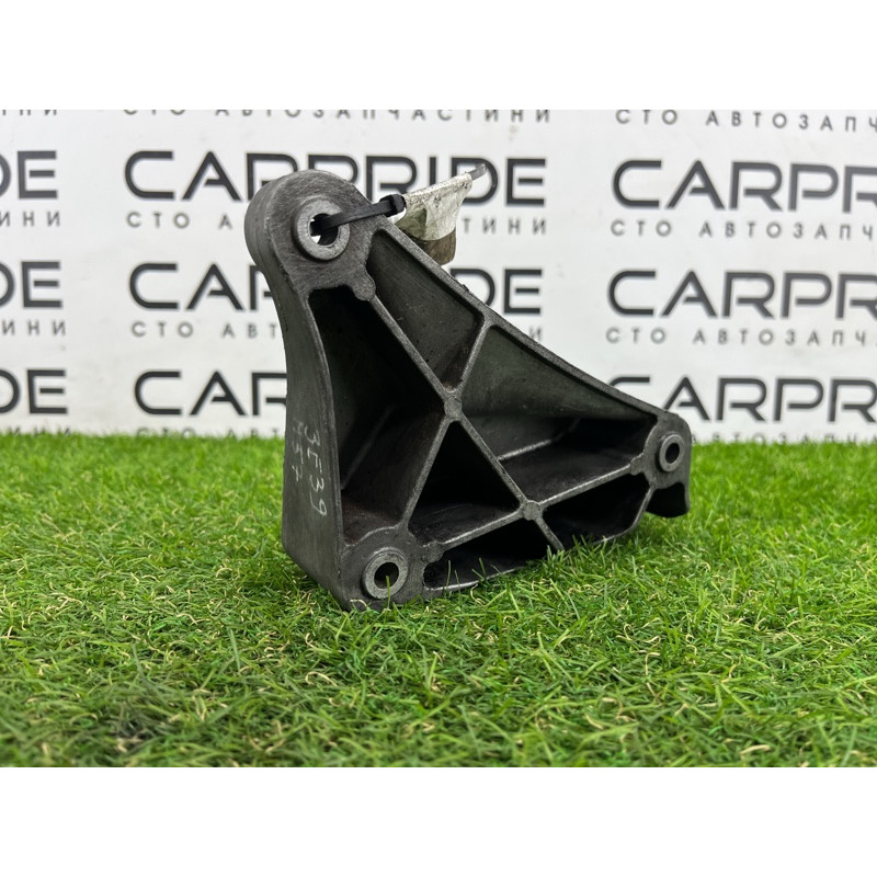 Кронштейн подушки двигателя (кронштейны двигателя) BMW 5-series E39 2001 M57d30 22 11 6 750 441