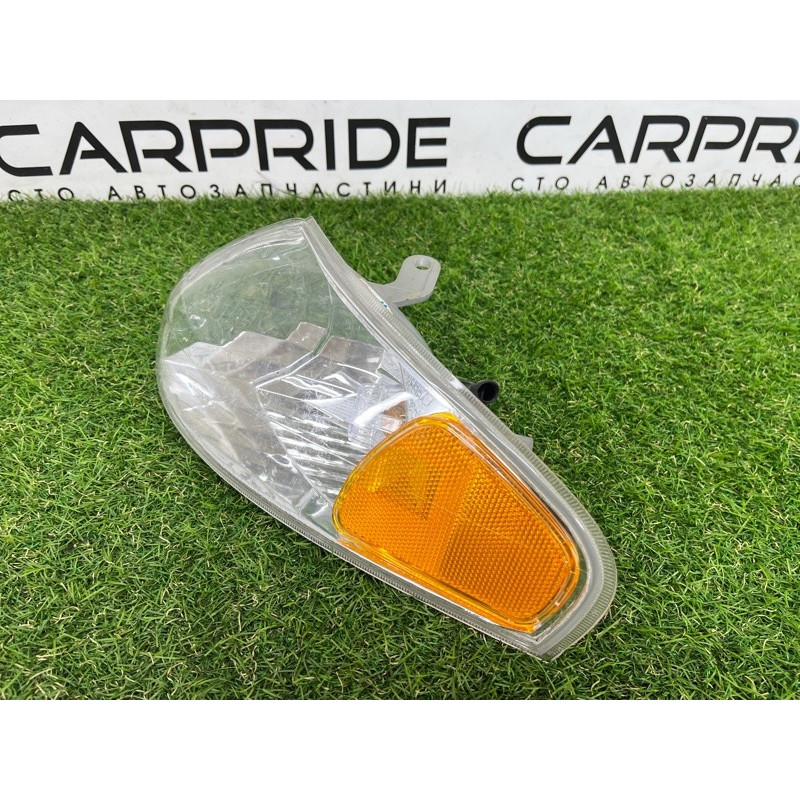 Указатель поворотов (оптика) Mazda 626 USA 2001 GG2A51070B