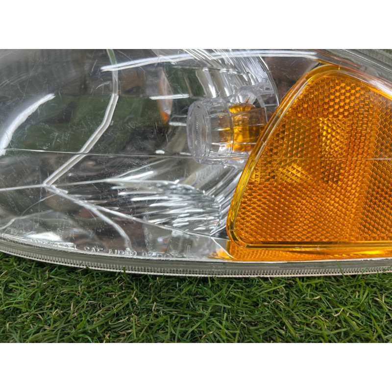 Указатель поворотов (оптика) Mazda 626 USA 2001 GG2A51070B