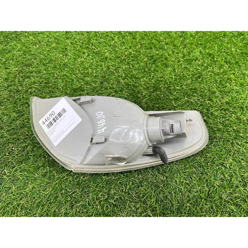 Указатель поворотов (оптика) Mazda 626 USA 2001 GG2A51070B