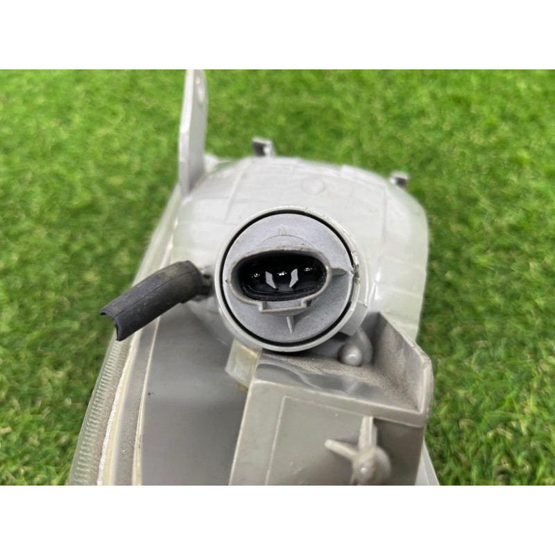 Указатель поворотов (оптика) Mazda 626 USA 2001 GG2A51070B