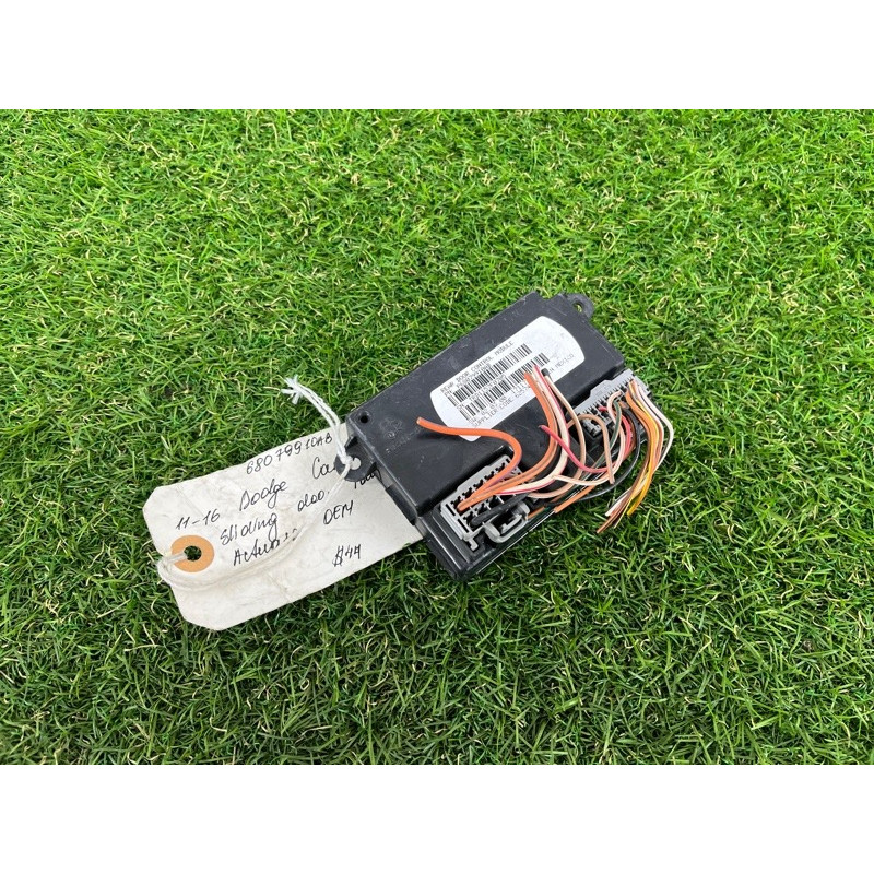 Блок управления дверьми (электрика / блок управления) Dodge Caravan RT 68079910ab