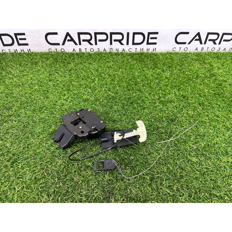 Замок багажника (кузов и элементы) Infiniti G35 V35 84630AL500