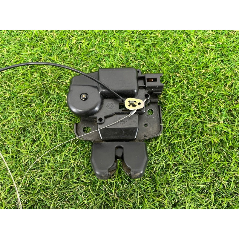 Замок багажника (кузов и элементы) Infiniti G35 V35 84630AL500