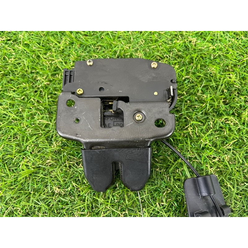 Замок багажника (кузов и элементы) Infiniti G35 V35 84630AL500