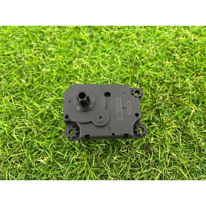 Привод заслонки отопителя (отопление и кондиционирование) Cadillac Xt5 1 2016 3.6 fy659001