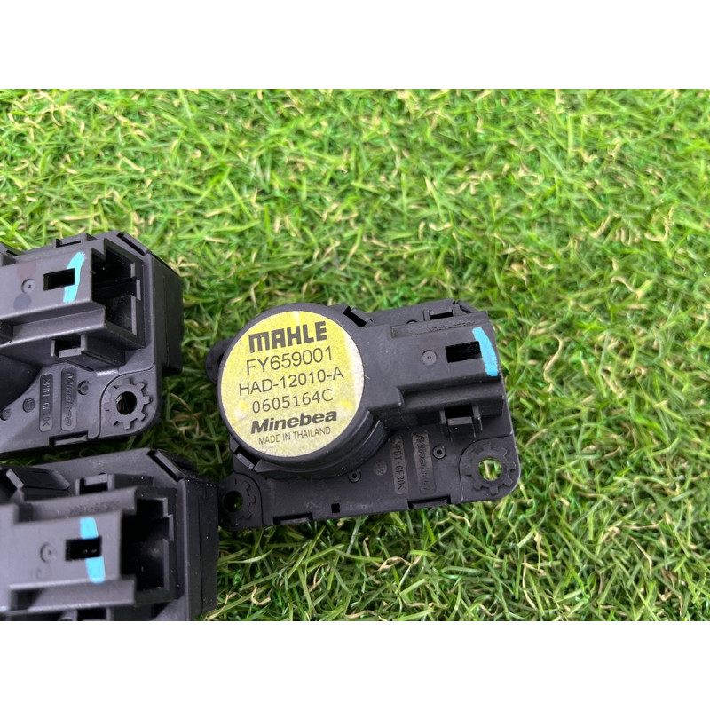 Привод заслонки отопителя (отопление и кондиционирование) Cadillac Xt5 1 2016 3.6 fy659001