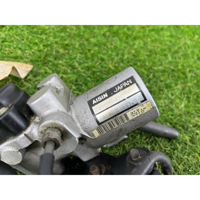 Главный тормозной цилиндр (тормозная система) Toyota Prius NHW20 1.5 4727047010