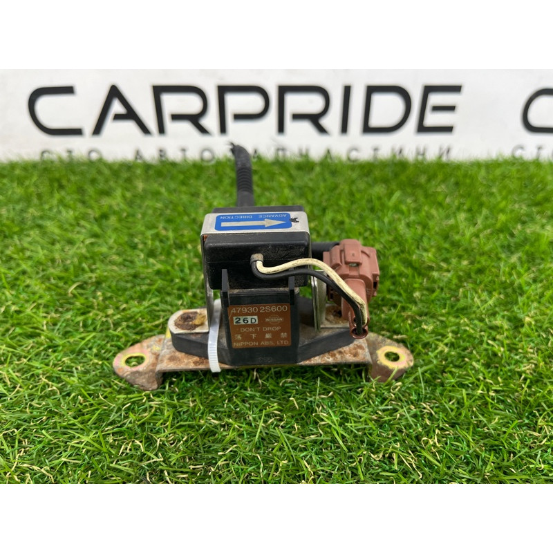 Датчик удара (электрика / датчики) Nissan Navara D22 2004 2.5 479302s600