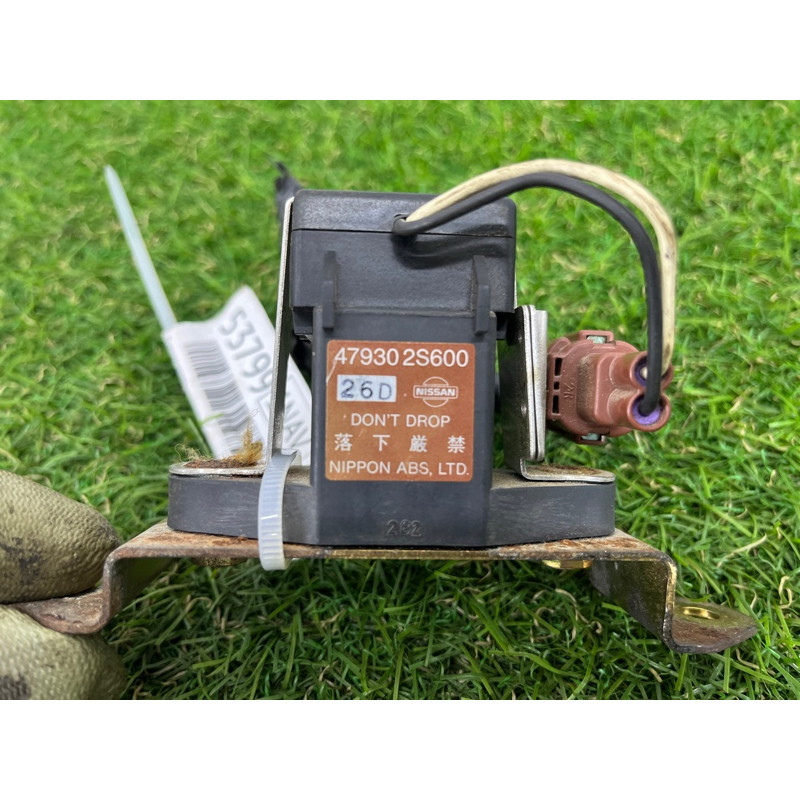 Датчик удара (электрика / датчики) Nissan Navara D22 2004 2.5 479302s600