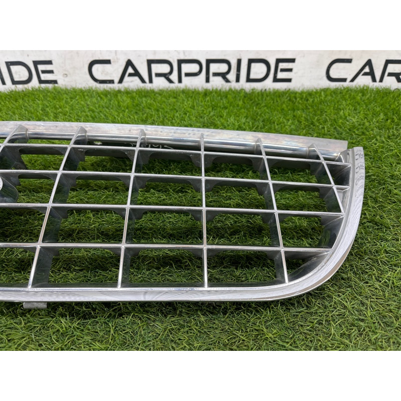 Решетка радиатора (наружные элементы кузова) FORD Explorer MK5 2017 3.7 3l248200b