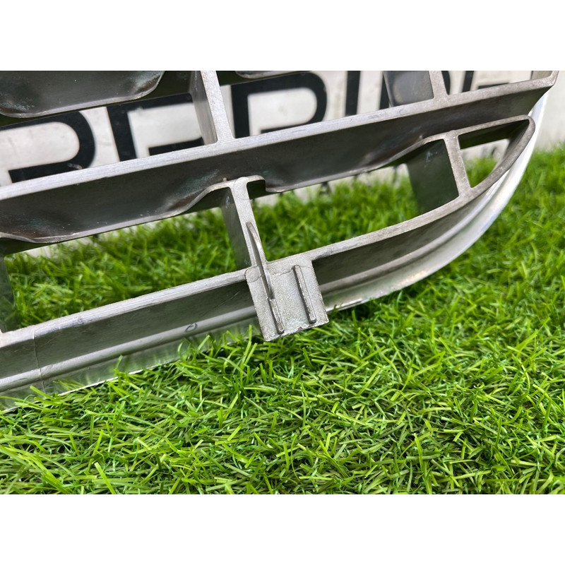 Решетка радиатора (наружные элементы кузова) FORD Explorer MK5 2017 3.7 3l248200b