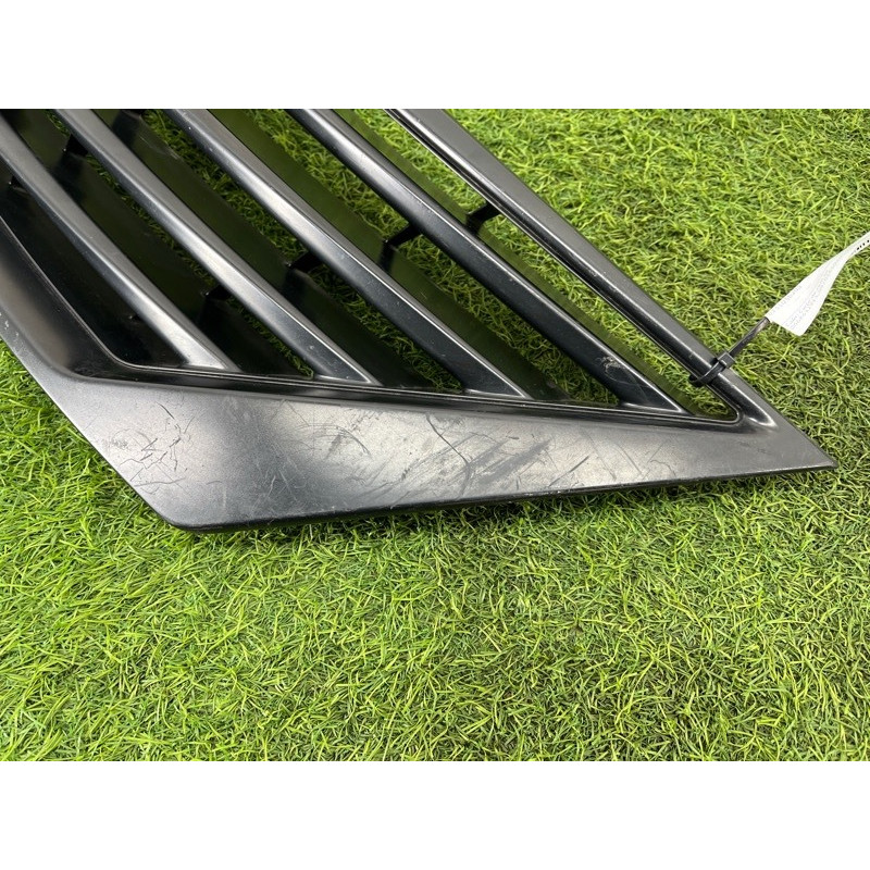 Решетка радиатора (наружные элементы кузова) Nissan versa N17 623103ba0a