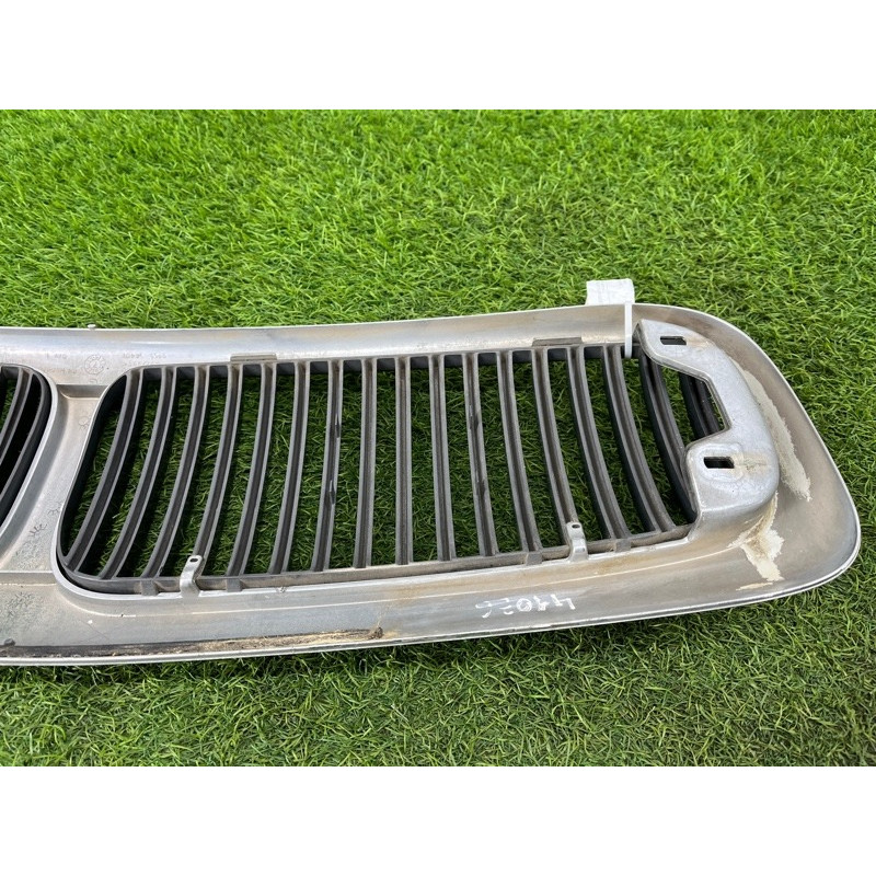 Решітка радіатора (зовнішні елементи кузова) Jaguar XJ XJ8 2000 bpcs94401