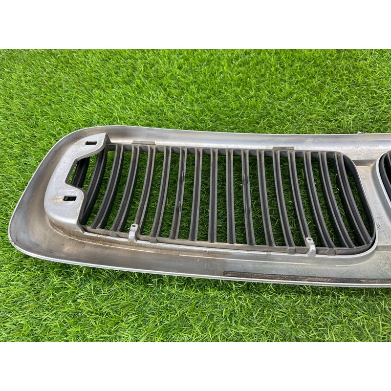 Решітка радіатора (зовнішні елементи кузова) Jaguar XJ XJ8 2000 bpcs94401