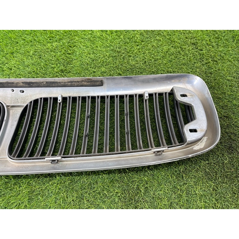 Решітка радіатора (зовнішні елементи кузова) Jaguar XJ XJ8 2000 bpcs94401