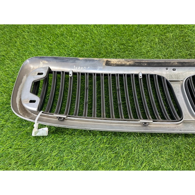 Решітка радіатора (зовнішні елементи кузова) Jaguar XJ XJ8 2000 bpcs94401