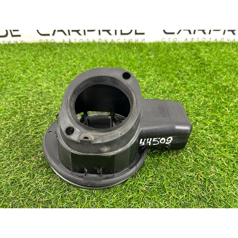 Лючок топливного бака (кузов и элементы) KIA Sorento UM 2013 2.4 695131u000