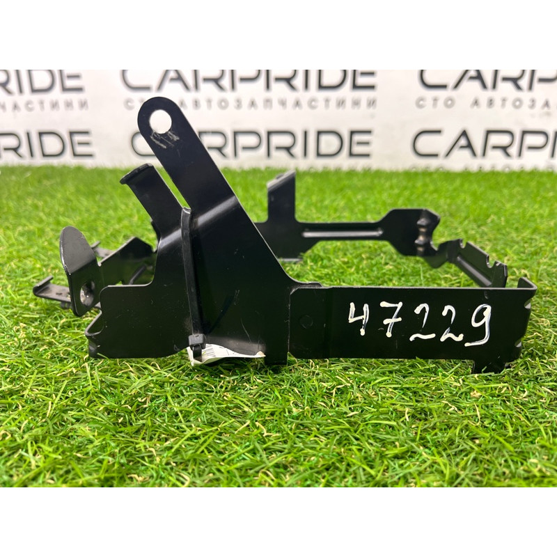 Кронштейн блока запобіжників (кузов і елементи) Jeep Compass MP 2018 2.4 68274325ab