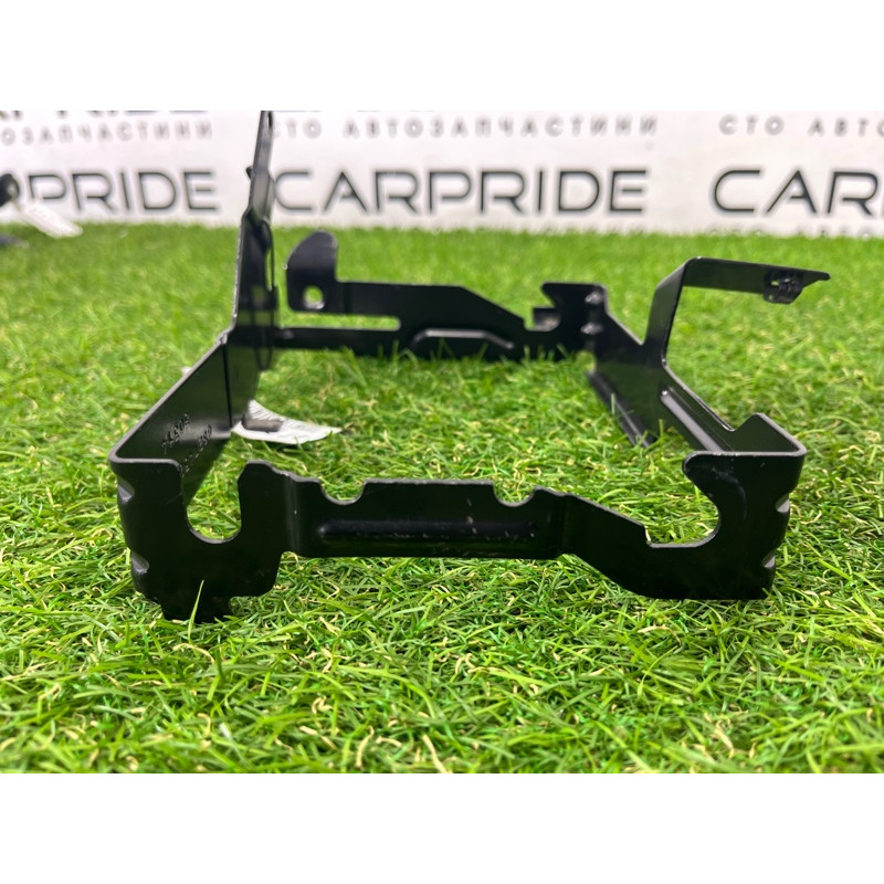 Кронштейн блока запобіжників (кузов і елементи) Jeep Compass MP 2018 2.4 68274325ab