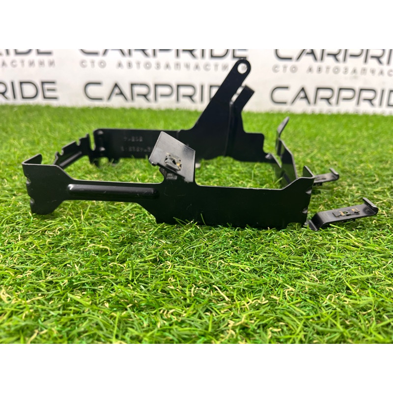 Кронштейн блока запобіжників (кузов і елементи) Jeep Compass MP 2018 2.4 68274325ab