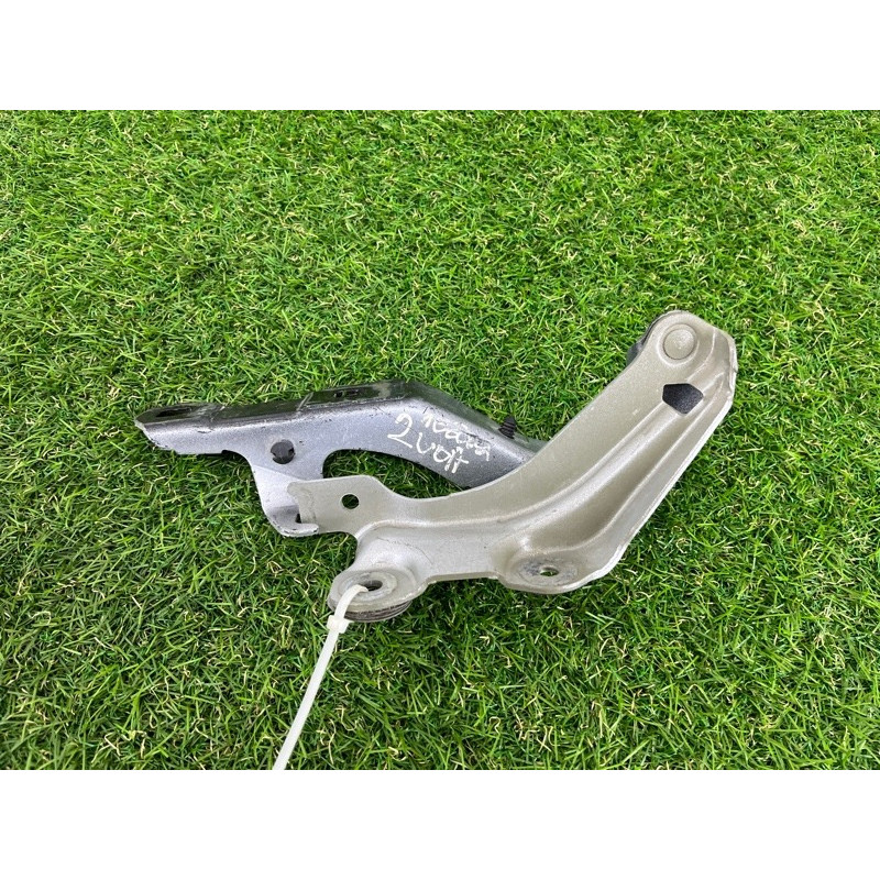 Петля капота (кузов и элементы) CHEVROLET Volt 1 2013 1.4 25978497