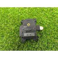 Привод заслонки отопителя