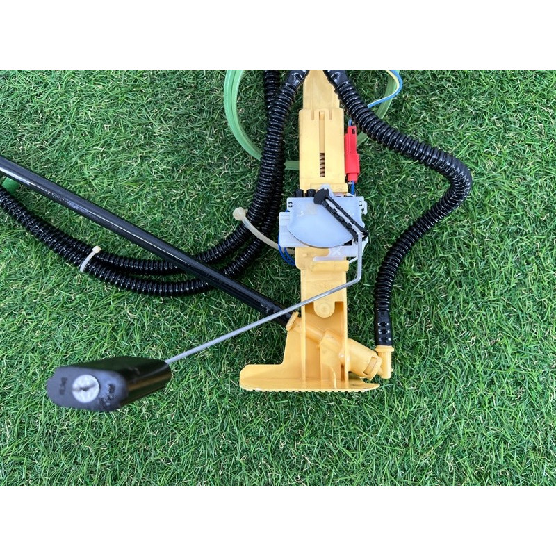 Датчик уровня топлива (электрика / датчики) BMW X5 E70 2011 3.0 N57 16117494926