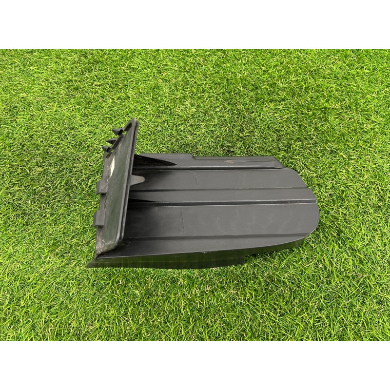 Крышка канала вентиляции тормозов (кузов и элементы) BMW X5 E70 2011 3.0 N57 51748048772