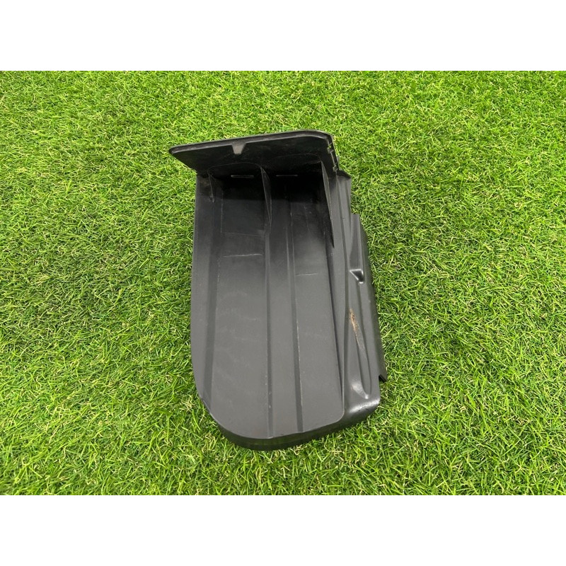 Крышка канала вентиляции тормозов (кузов и элементы) BMW X5 E70 2011 3.0 N57 51748048772