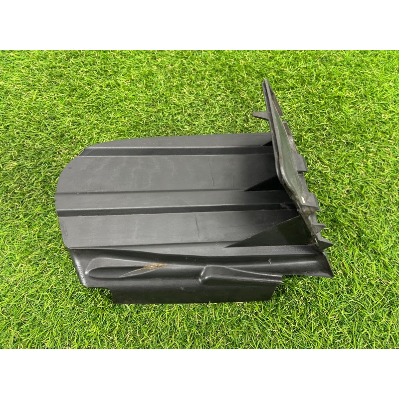 Крышка канала вентиляции тормозов (кузов и элементы) BMW X5 E70 2011 3.0 N57 51748048772