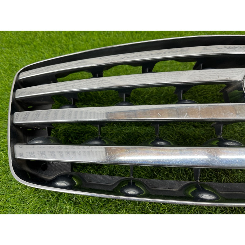 Решетка радиатора (наружные элементы кузова) Infiniti FX35 1 2004 62310CG000