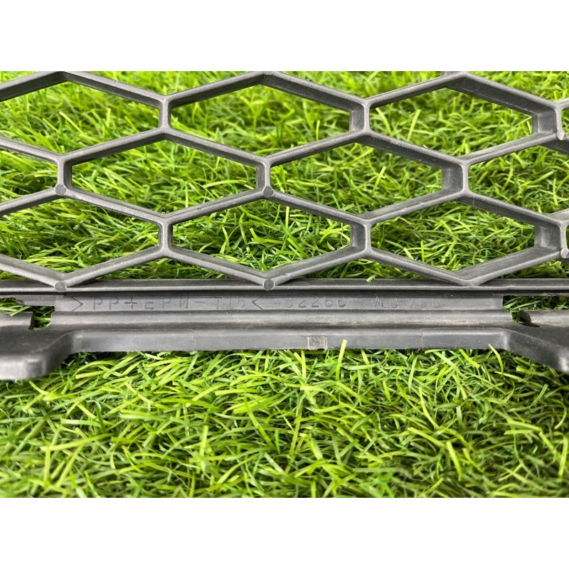 Решетка бампера (кузов и элементы) Infiniti G35 V35 62256ac700