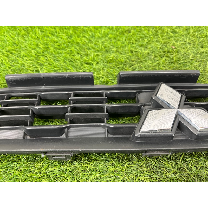 Решетка радиатора (наружные элементы кузова) Mitsubishi ASX GA 6402a318