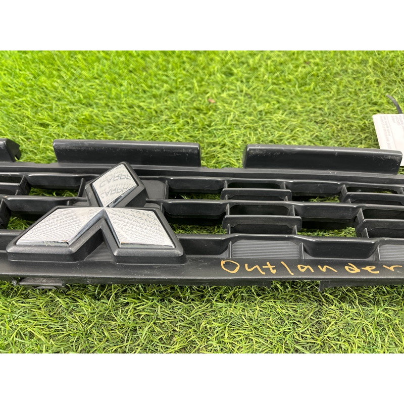 Решетка радиатора (наружные элементы кузова) Mitsubishi ASX GA 6402a318