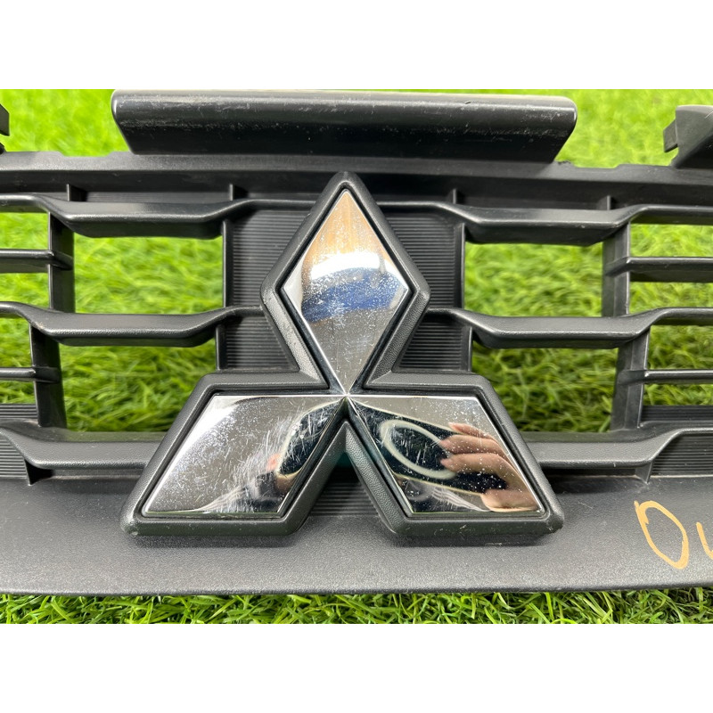 Решетка радиатора (наружные элементы кузова) Mitsubishi ASX GA 6402a318