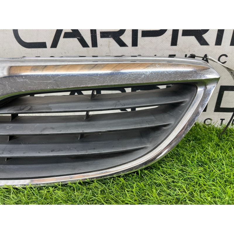 Решетка радиатора (наружные элементы кузова) Mazda 626 GF gd7a50710