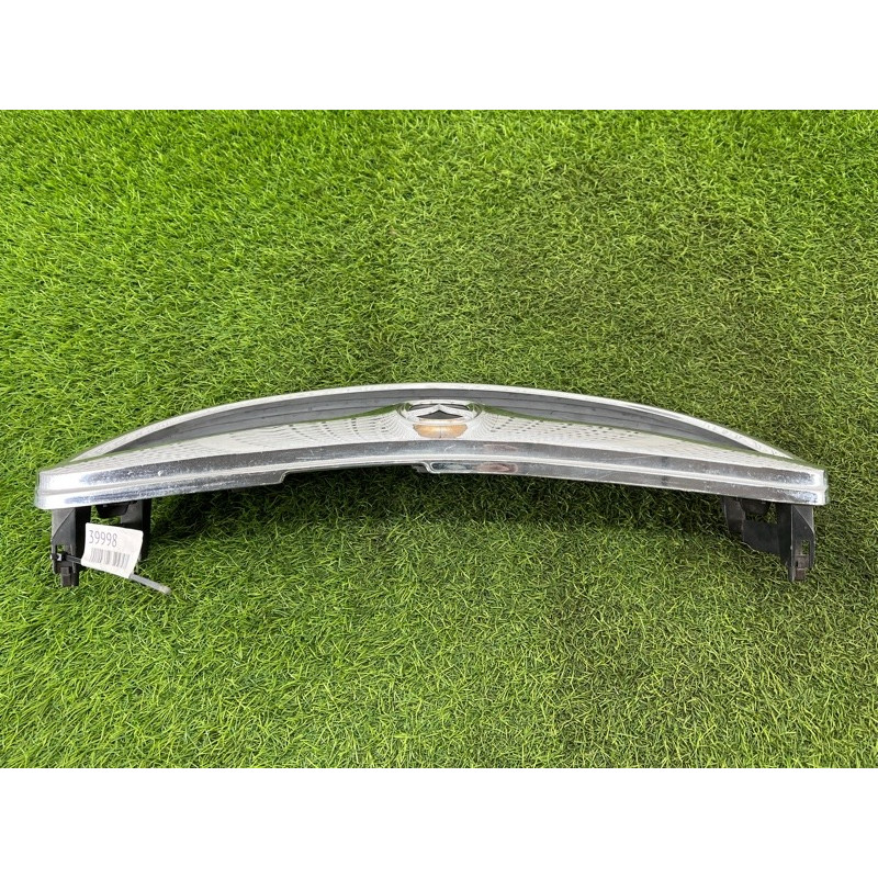 Решетка радиатора (наружные элементы кузова) Mazda 626 GF gd7a50710