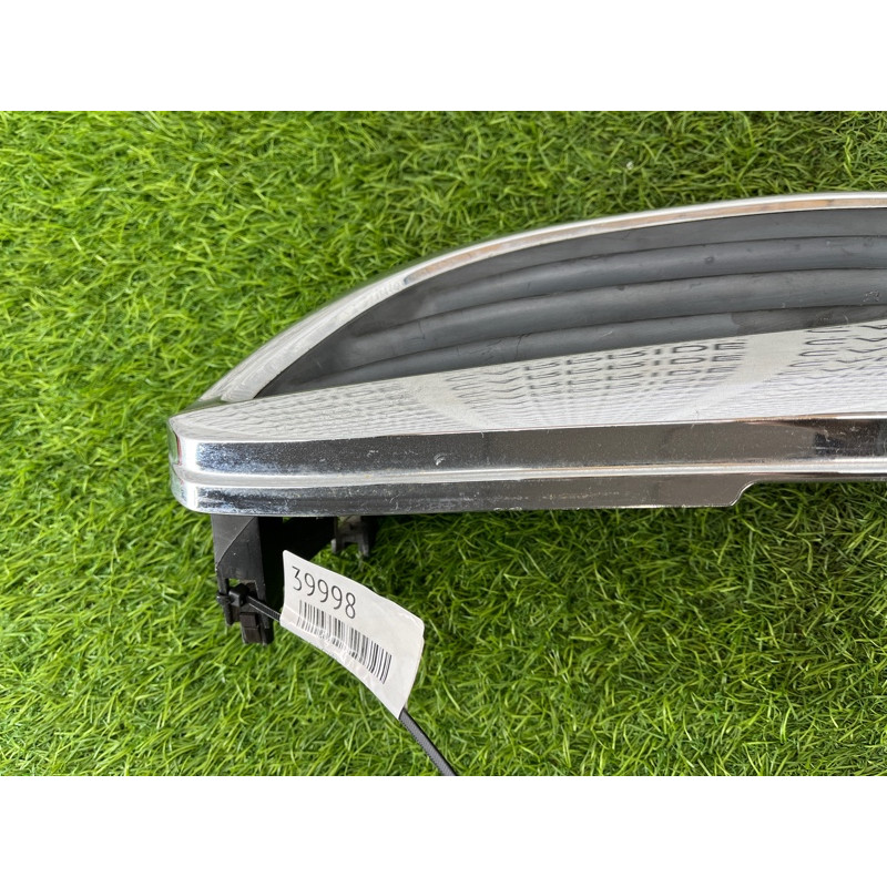 Решетка радиатора (наружные элементы кузова) Mazda 626 GF gd7a50710